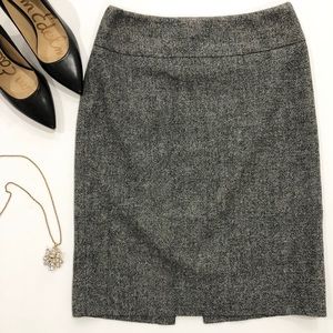 Banana Republic Tweed exposes zipper skirt